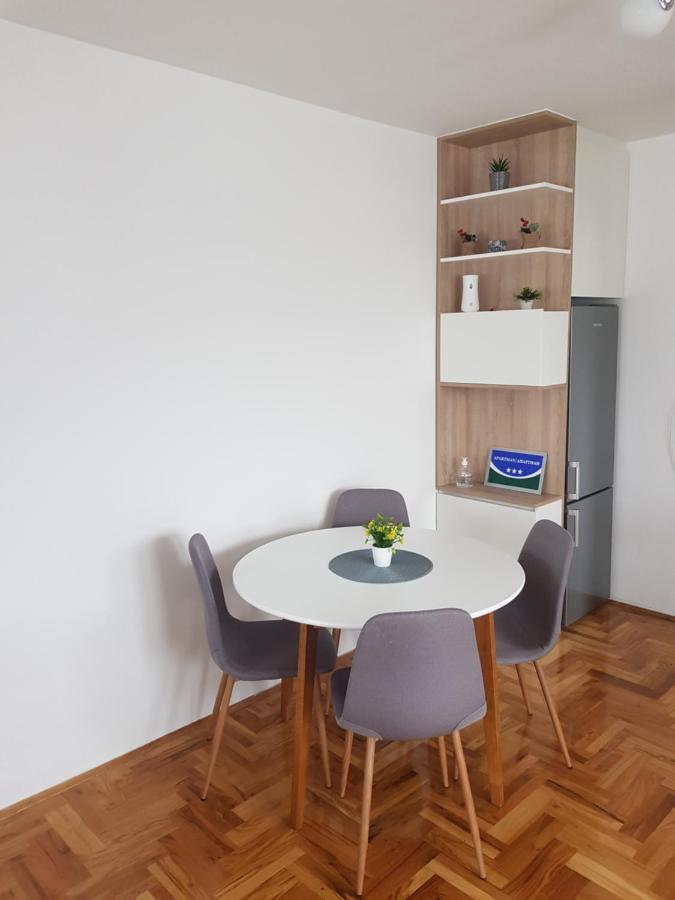 S&D Apartman Lukavica Екстериор снимка