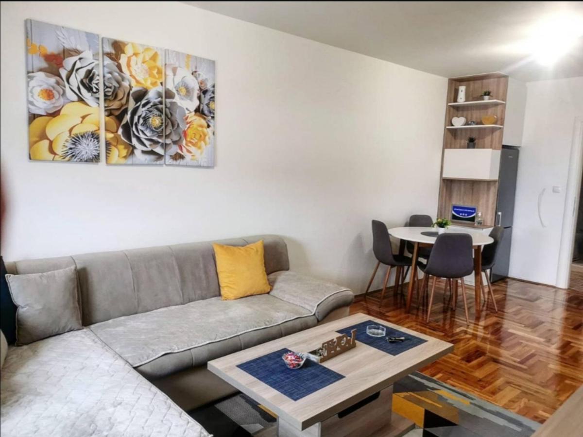 S&D Apartman Lukavica Екстериор снимка